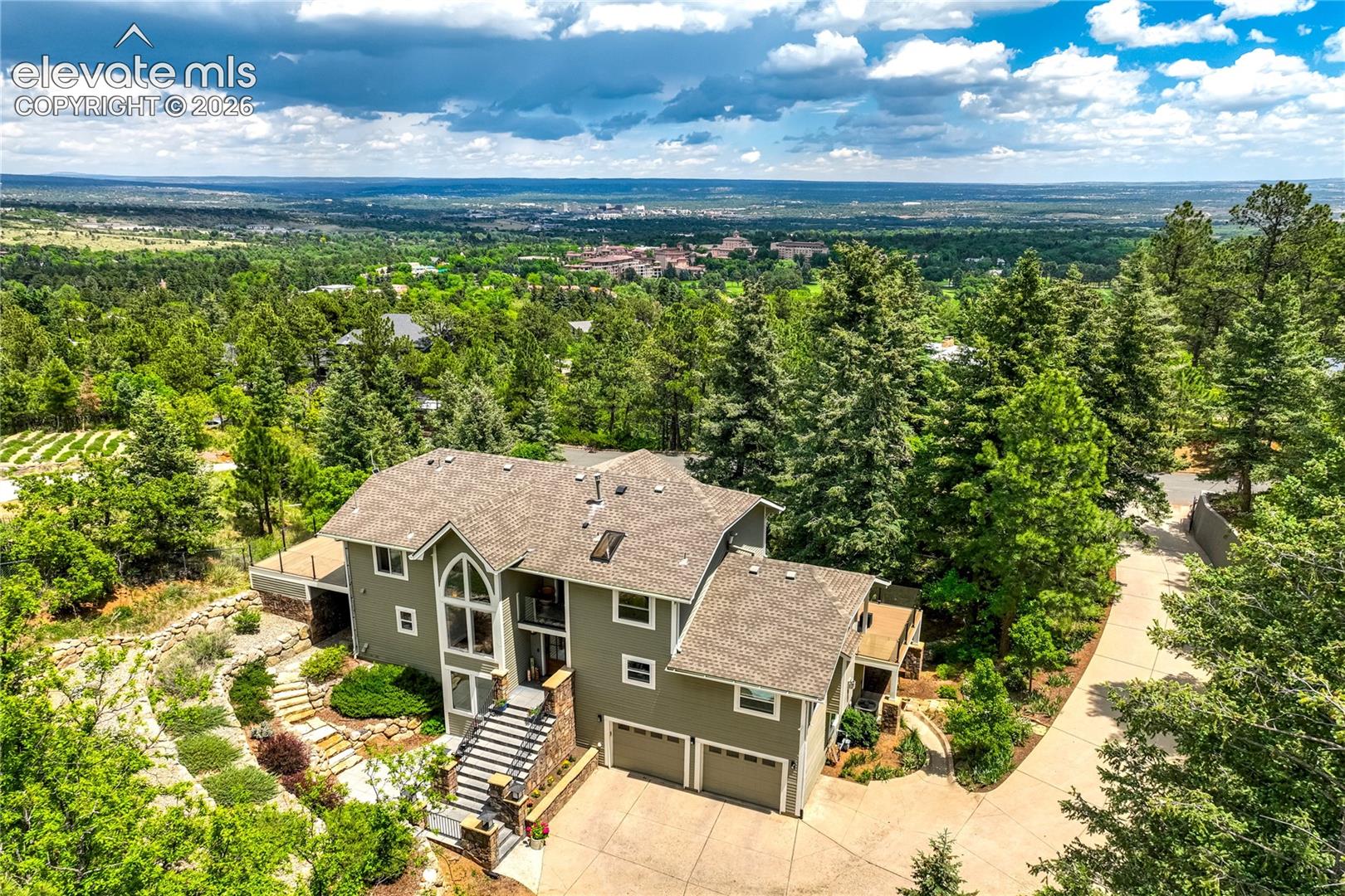 3 Thayer Rd, Colorado Springs, CO 80906