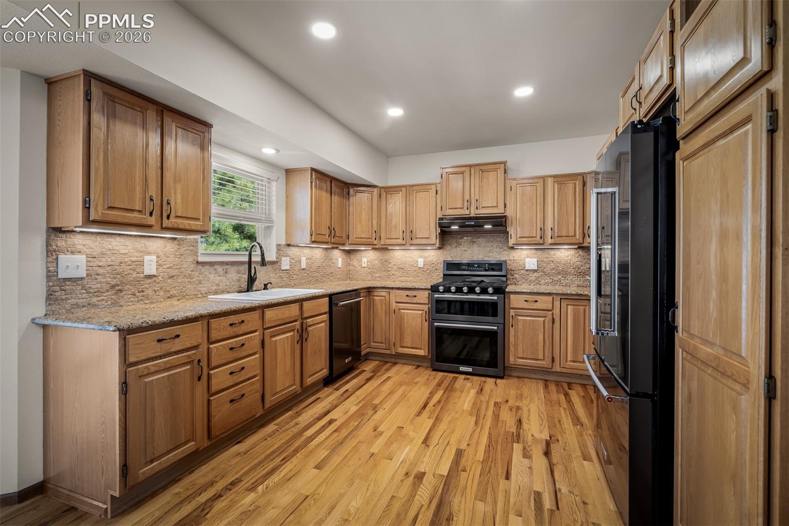 8450 Melross Court