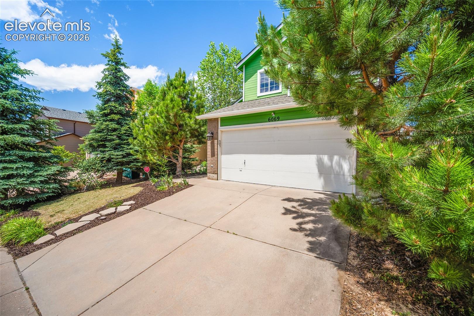 6069 Pioneer Mesa Dr, Colorado Springs, CO 80923