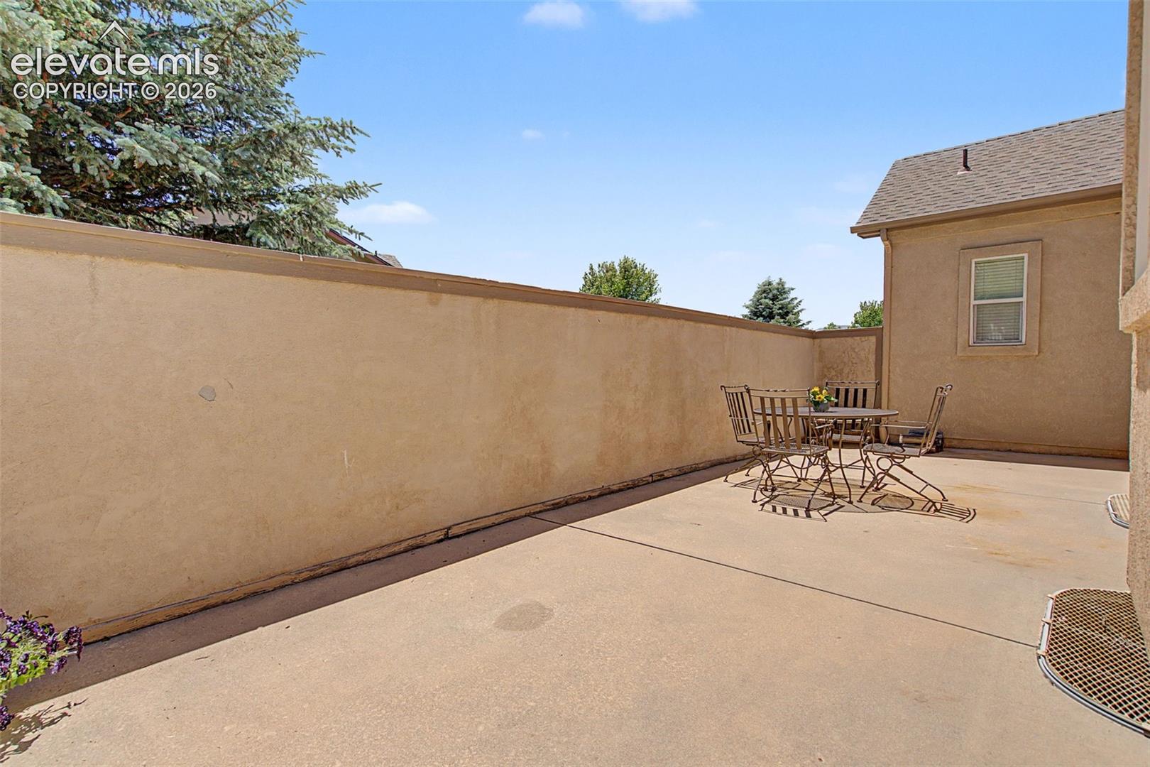 Private Patio!