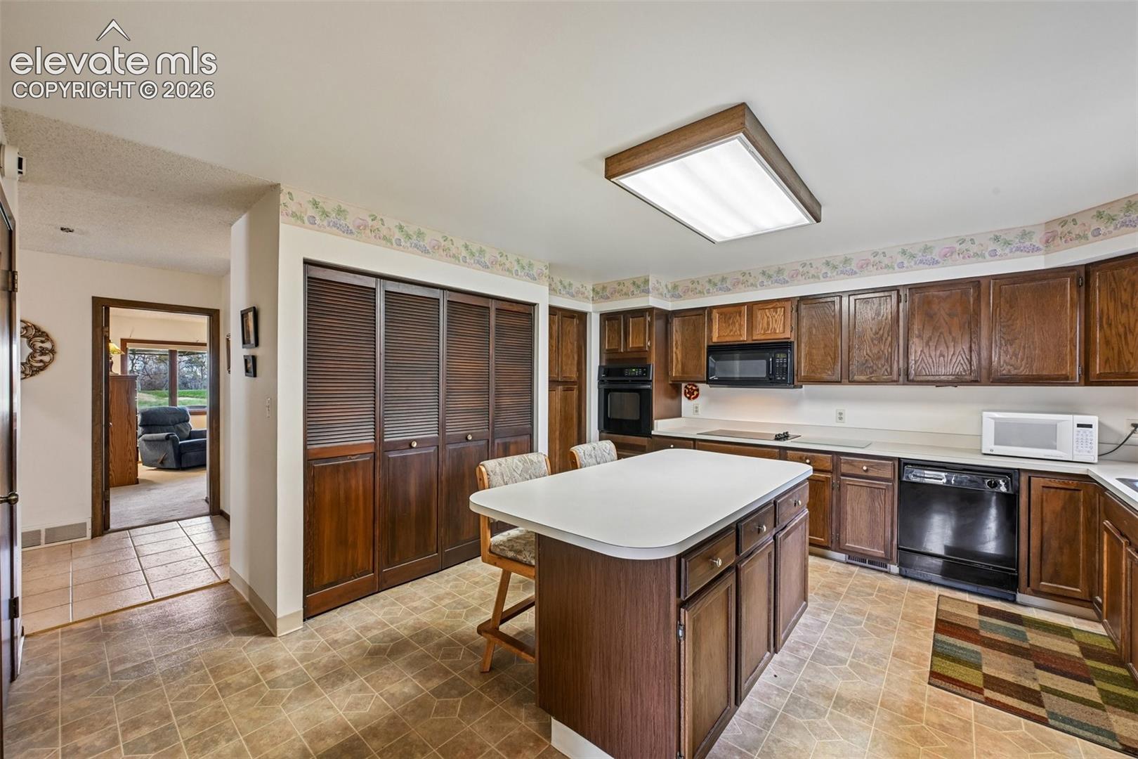 Breakfast bar