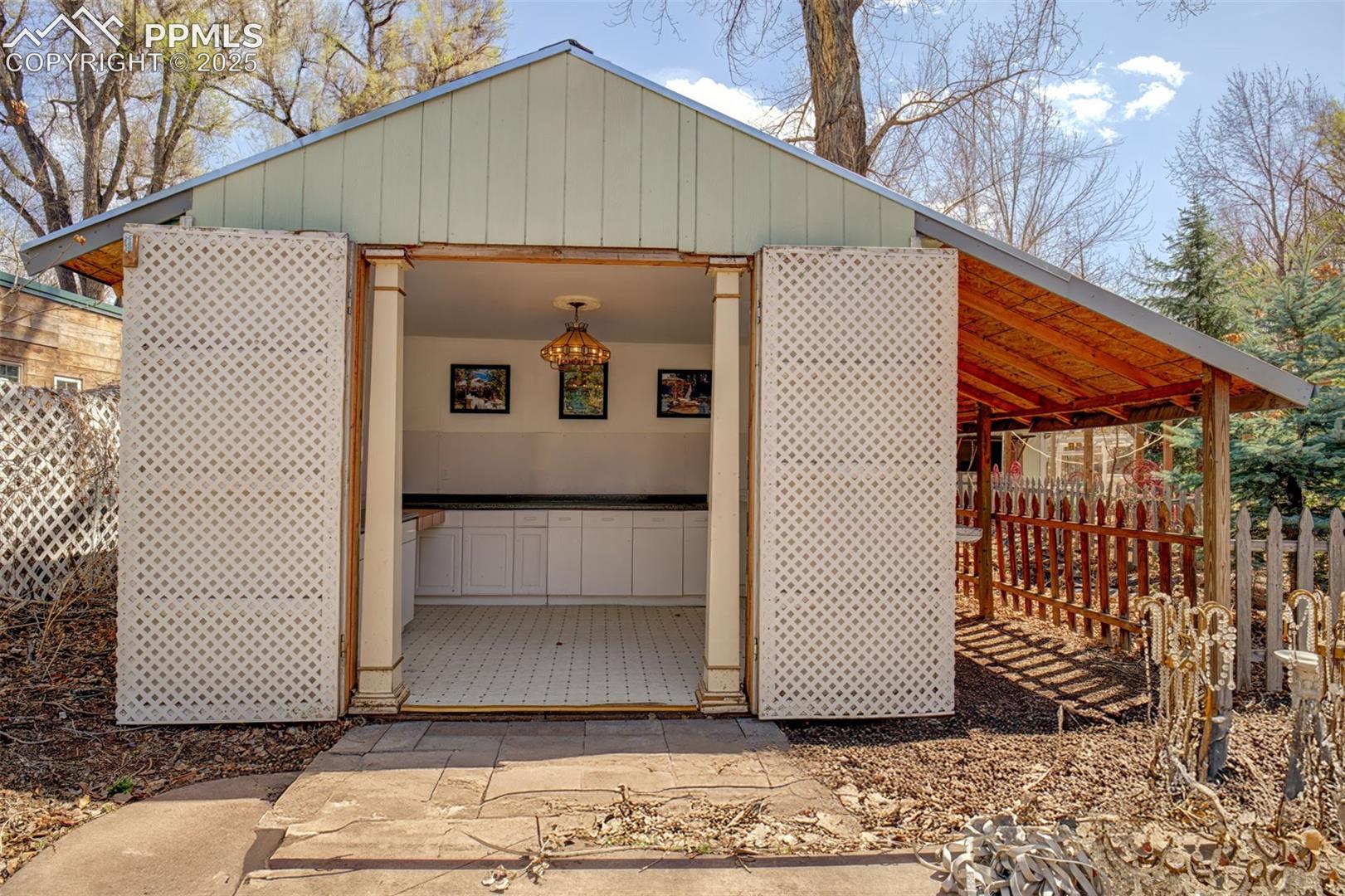Secret Garden: Food Bar