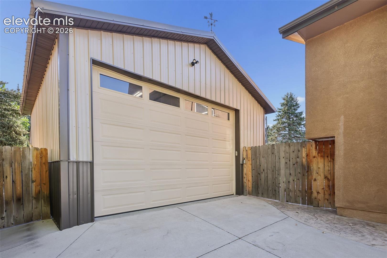 Large Detached Garage/Out-Building