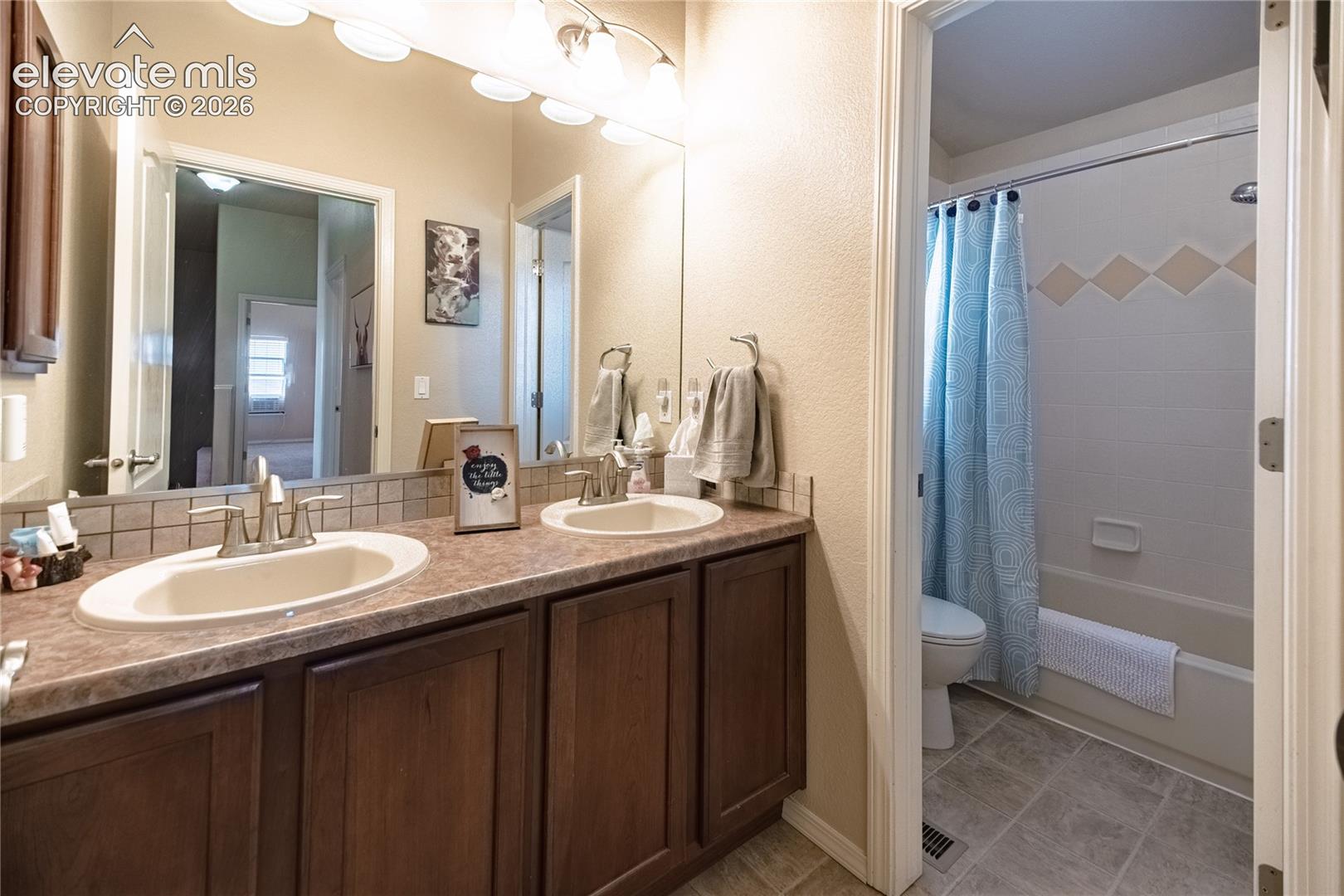 Full Upstairs Bath
