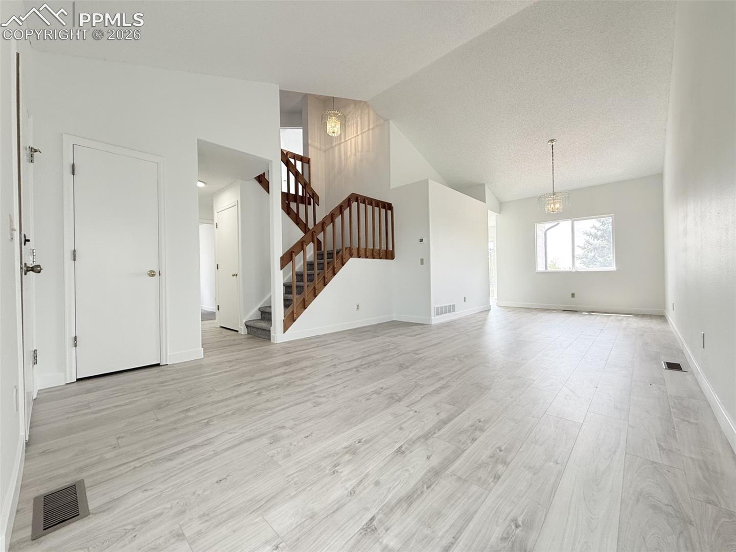 Photo 8 of 5118 Herndon Circle, Colorado Springs