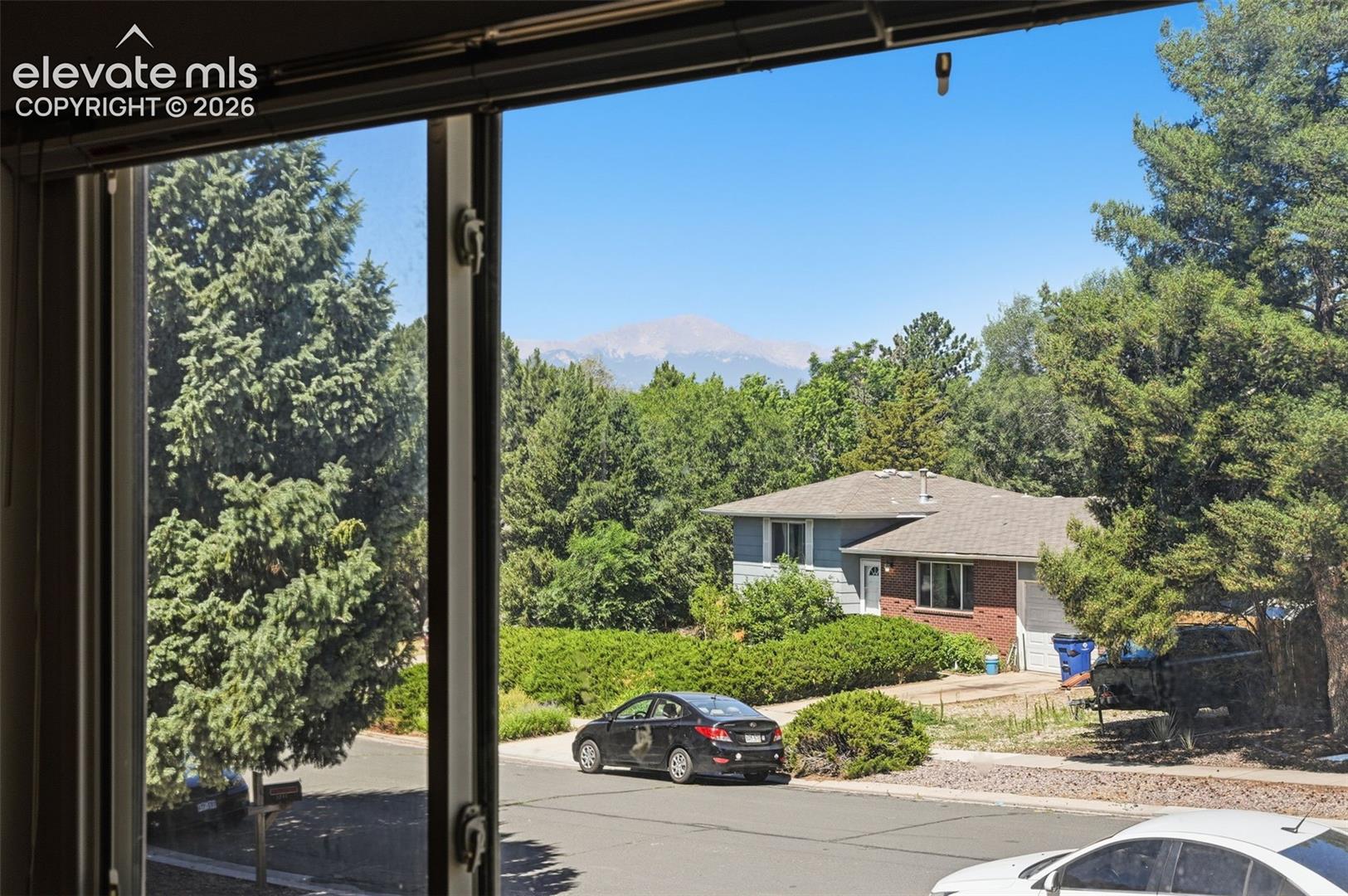 1219 Lewis Ln, Colorado Springs, CO 80915