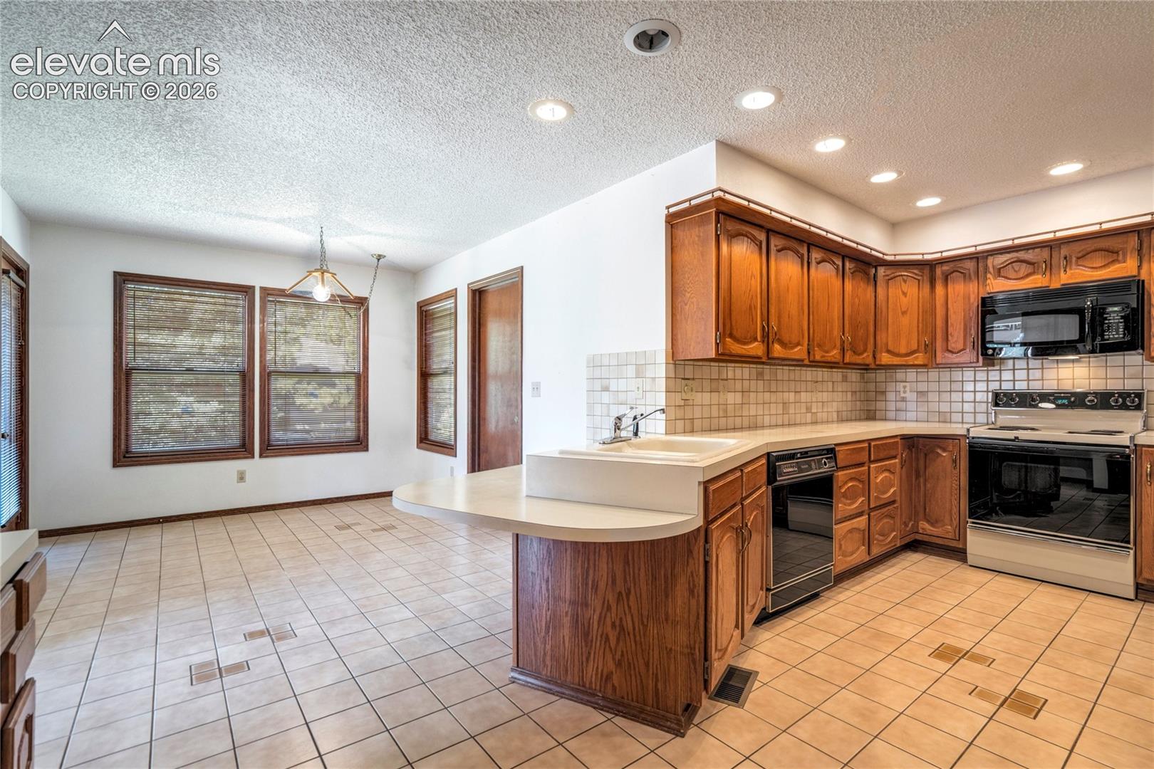 Photo 10 of 865 Lake Woodmoor Drive, Monument