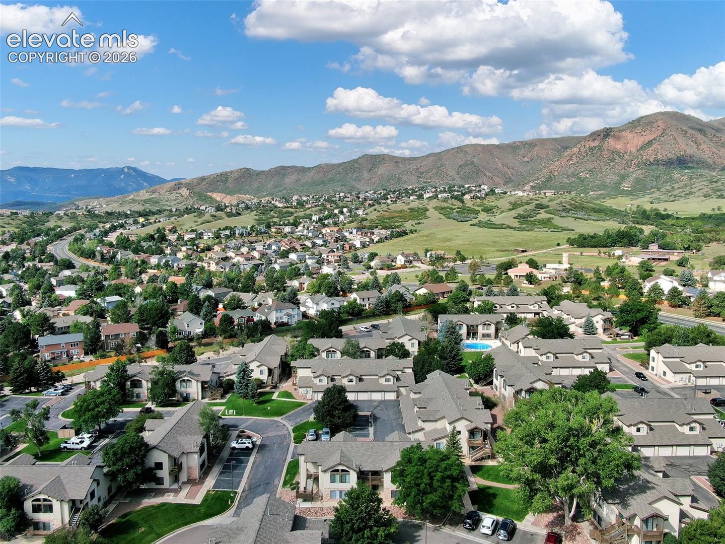 Very close proximity to the mountains