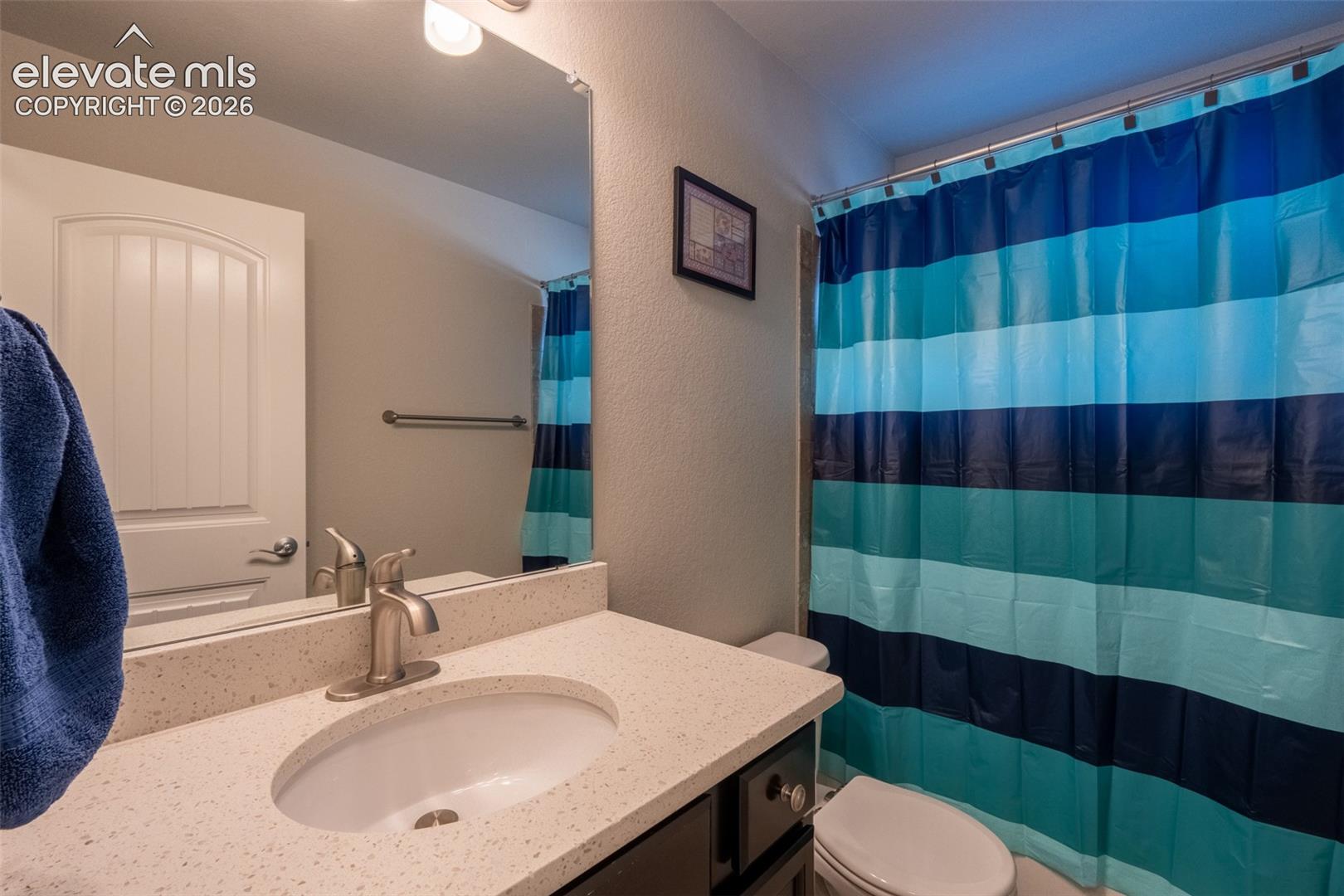 Bathroom 2 (full) - main floor