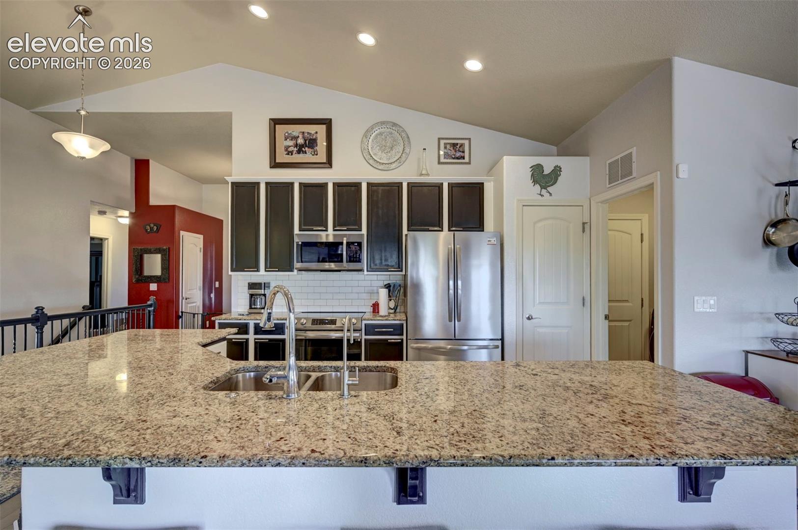 Photo 11 of 13713 Park Meadows Drive, Peyton
