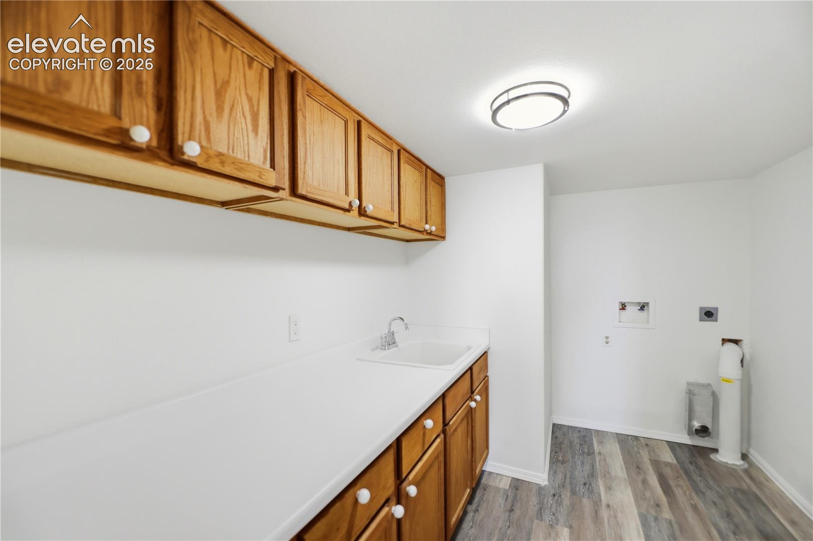 Folding Space, Side By Side Space, Vinyl Plank