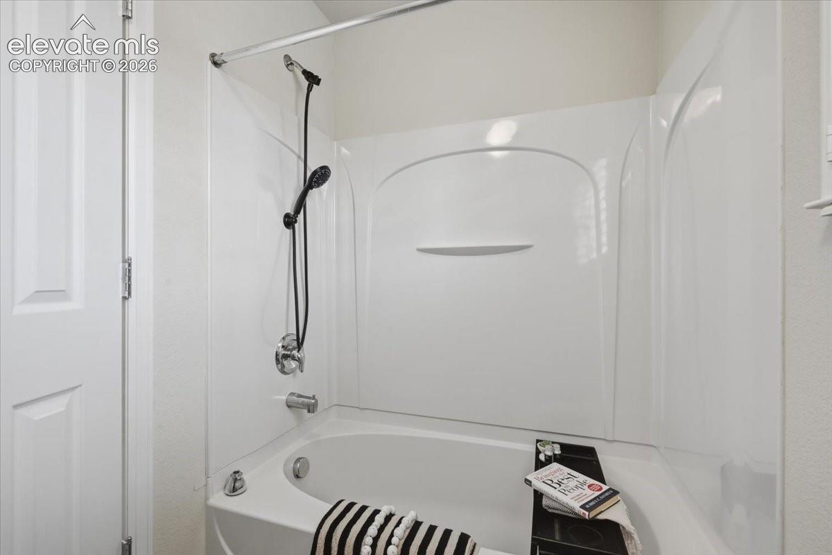 En-suite primary bath