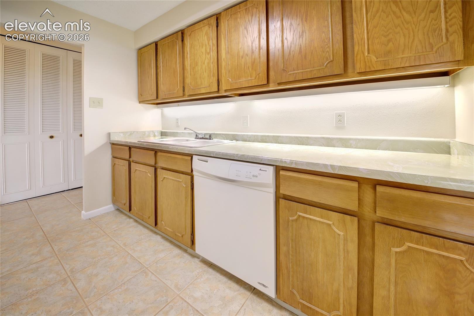 Photo 8 of 411 Lakewood Circle #B530, Colorado Springs