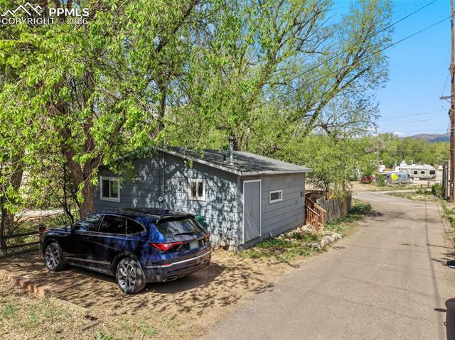 215 28th St, Colorado Springs, CO 80904