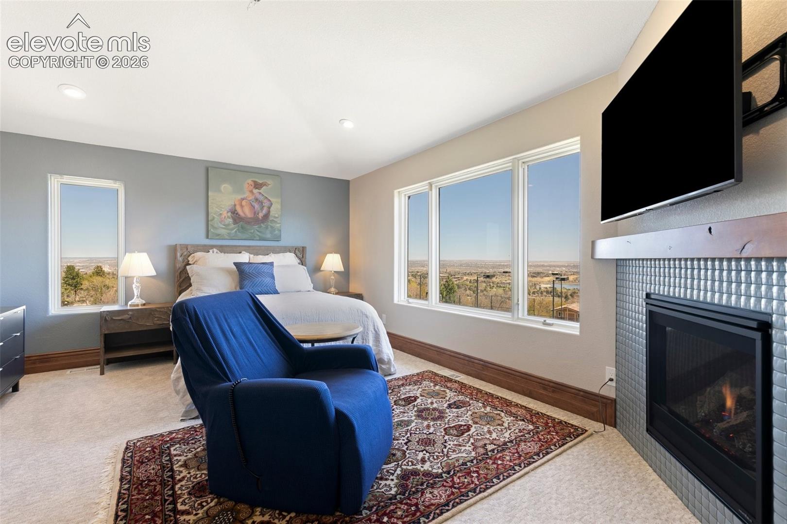 Separate Apartment with elevator entrance