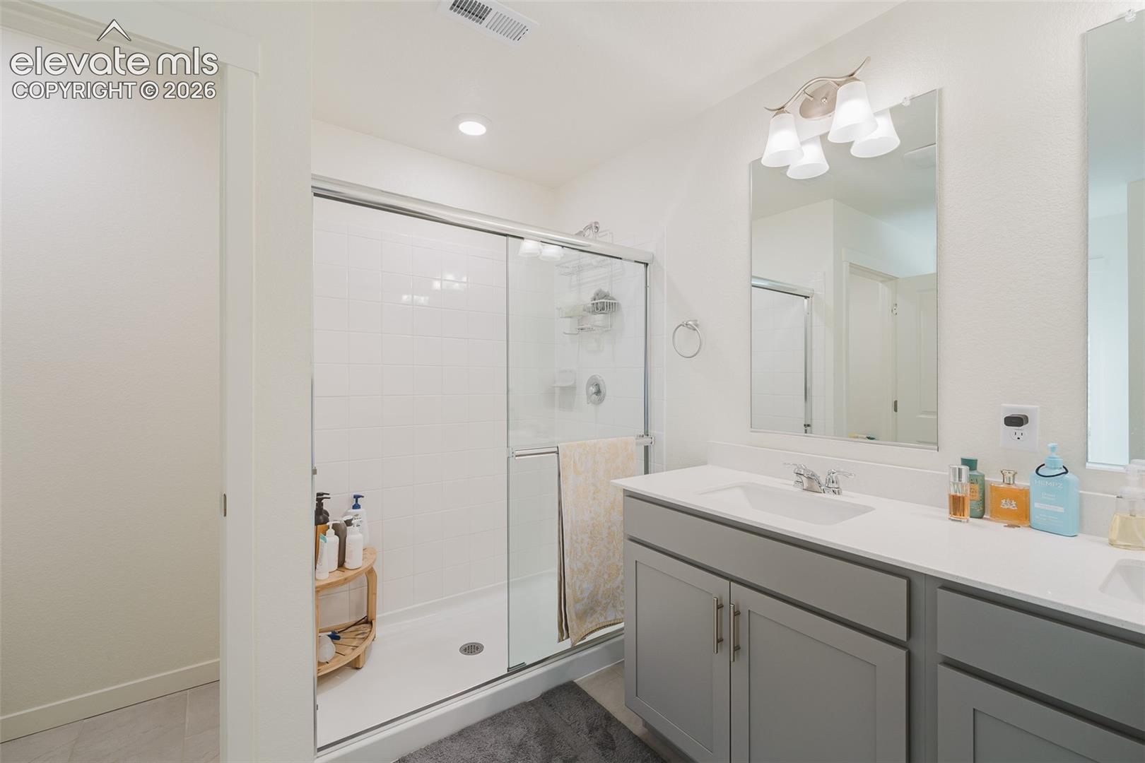 Upper Level Primary Bathroom.