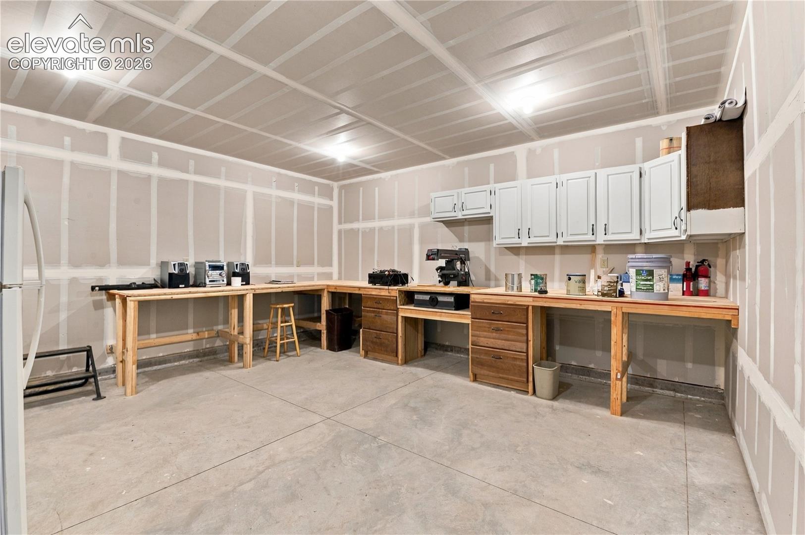 Detached garage/workshop/barn