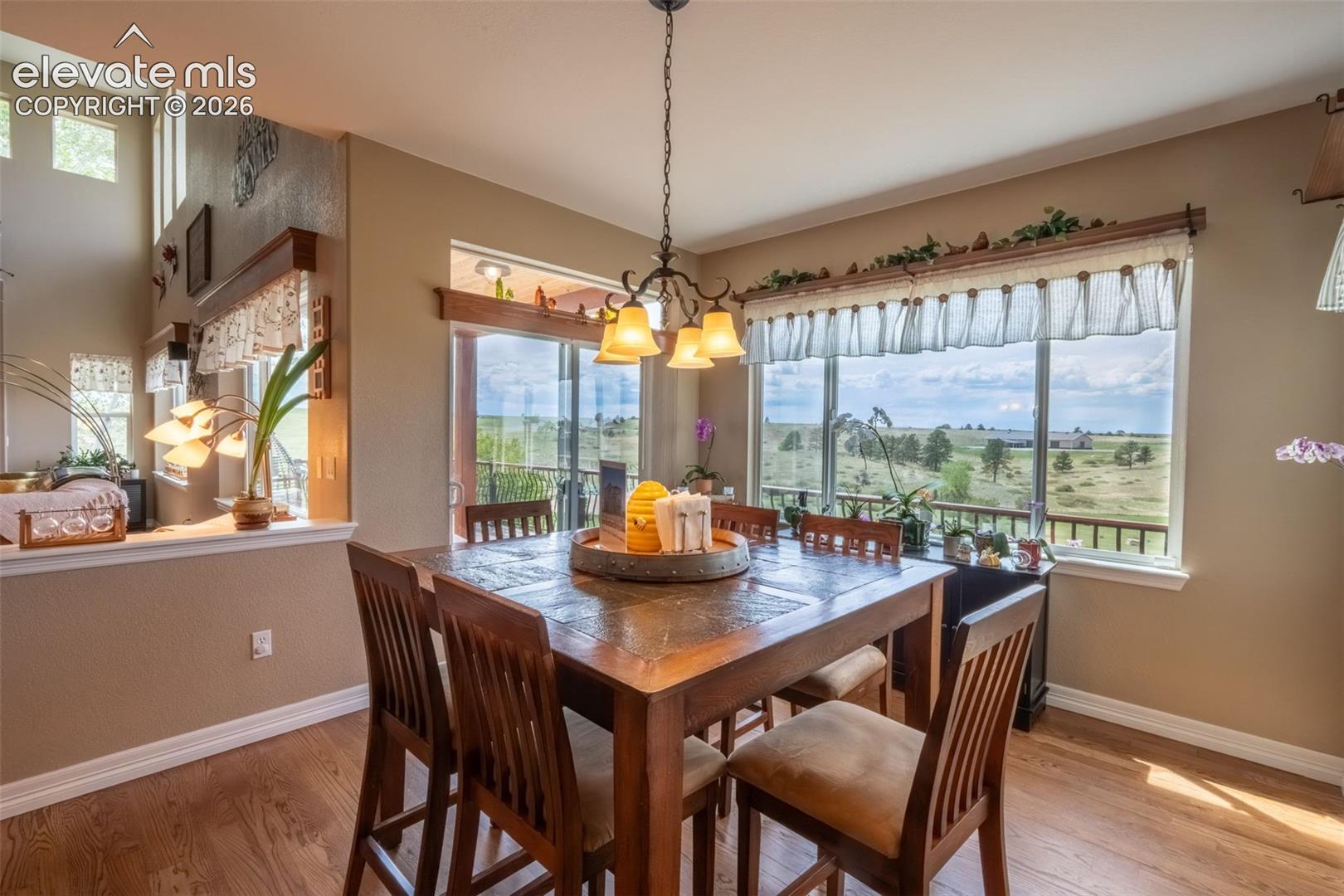 KITCHEN NOOK