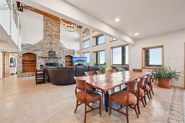 Open concept dining area 