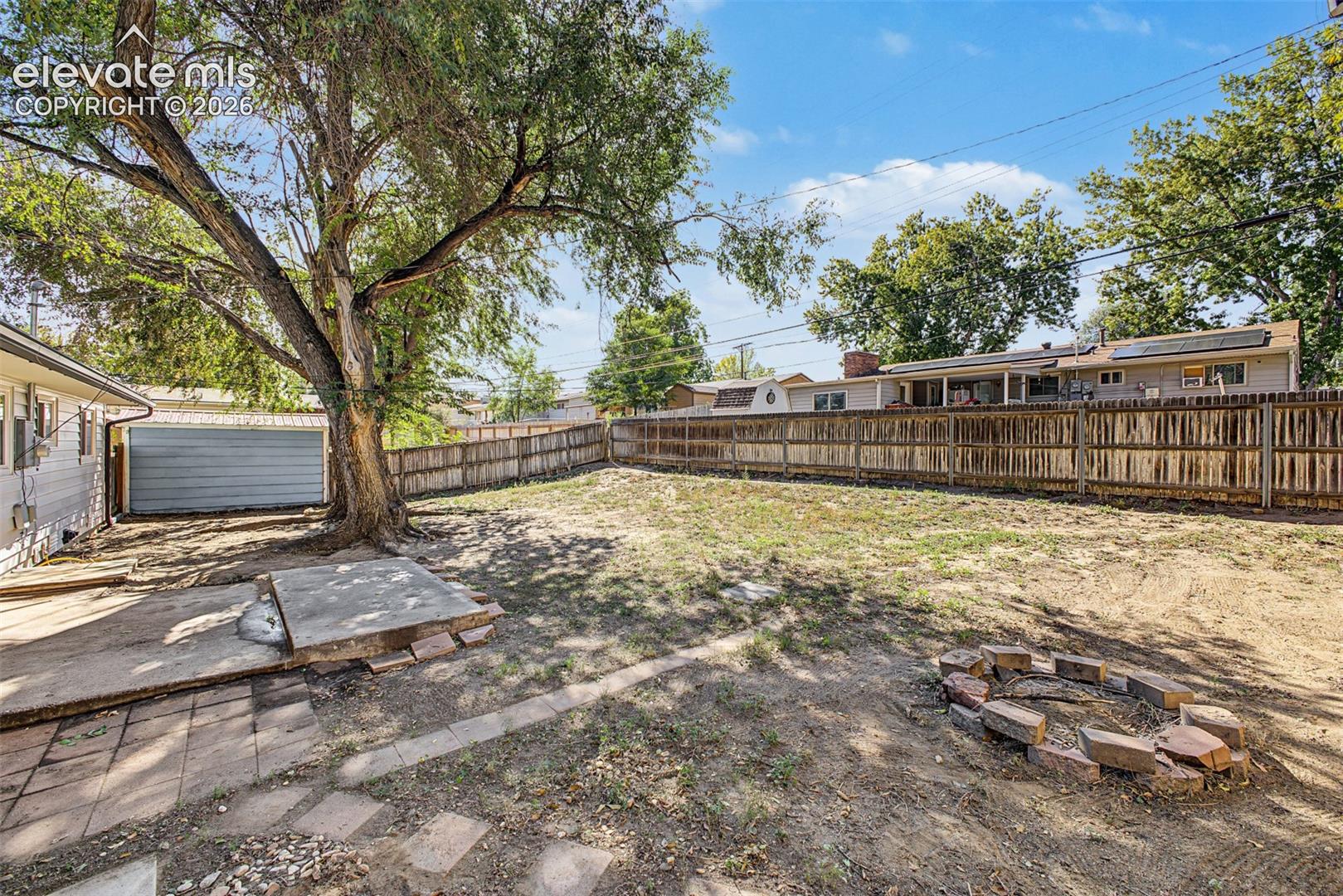 Large Backyard for Dogs and entertaining