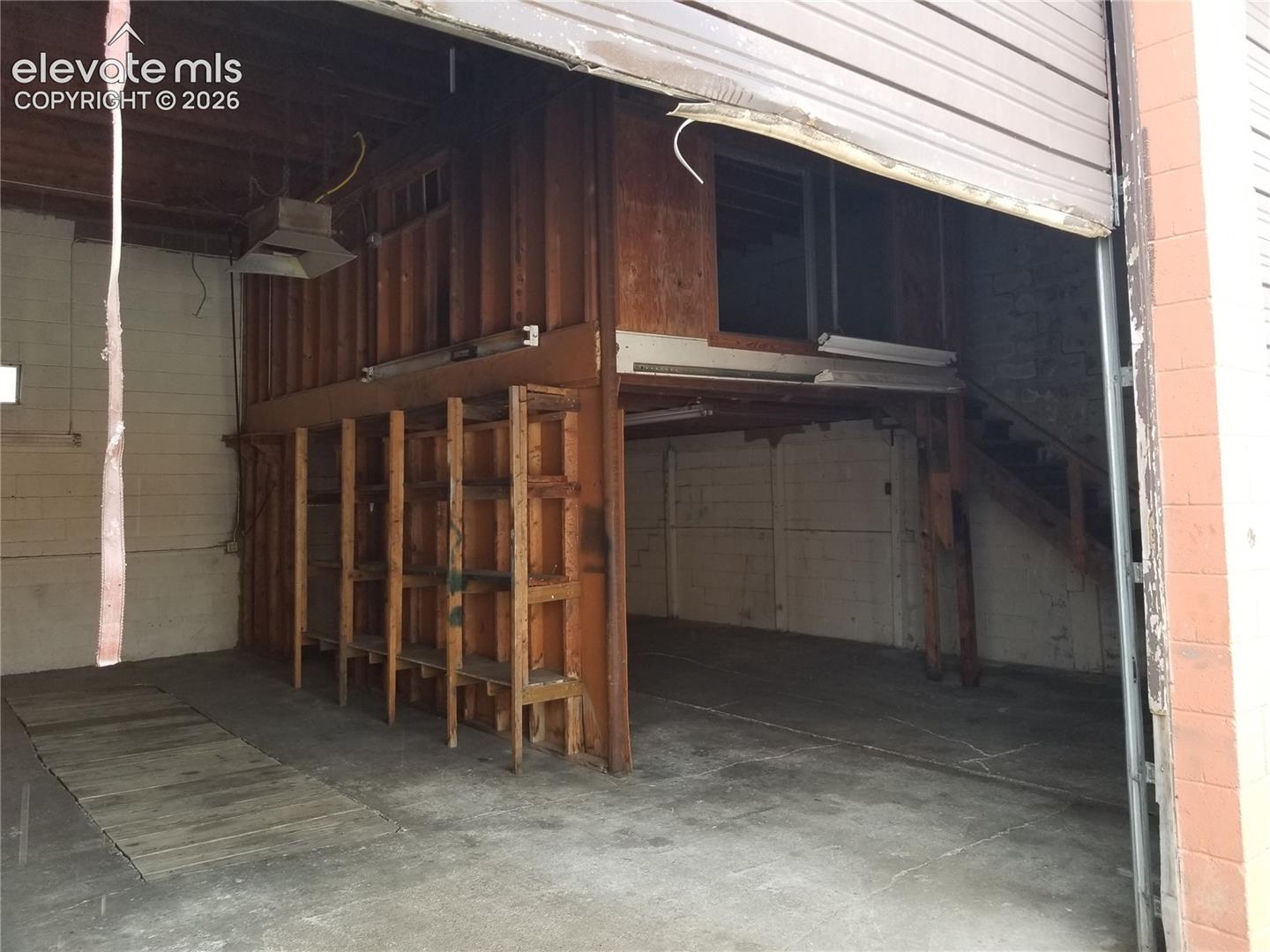 Detached garage