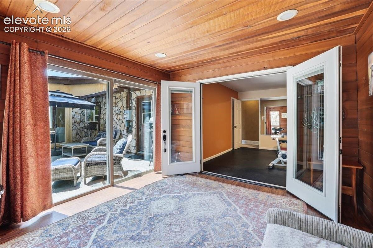 Flex Room: Ideal for a hot tub, hobbies, yoga, pets, and more.