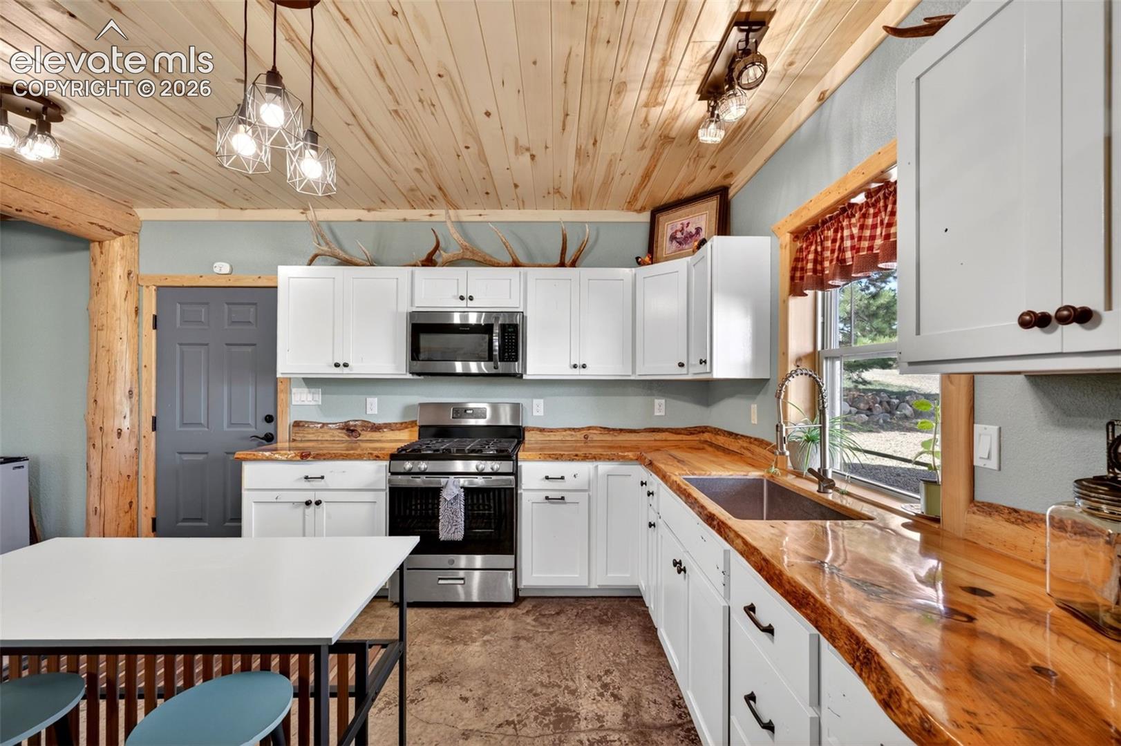 Photo 10 of 3069 Sangre Drive, Westcliffe