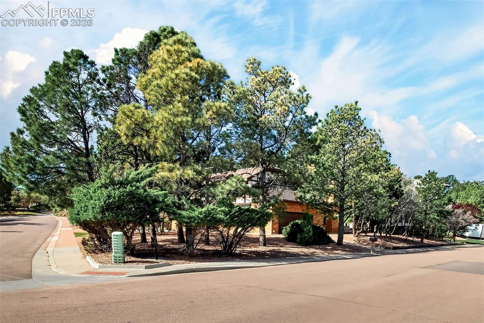 1055 Point Of The Pines Dr, Colorado Springs, CO 80919