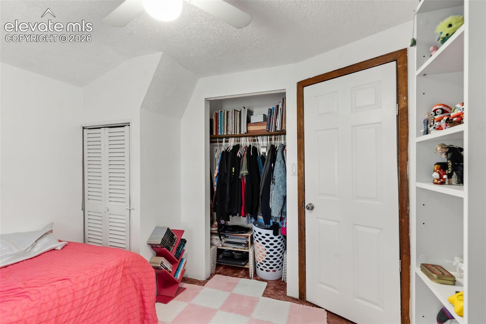 White ceiling fan with light fixture