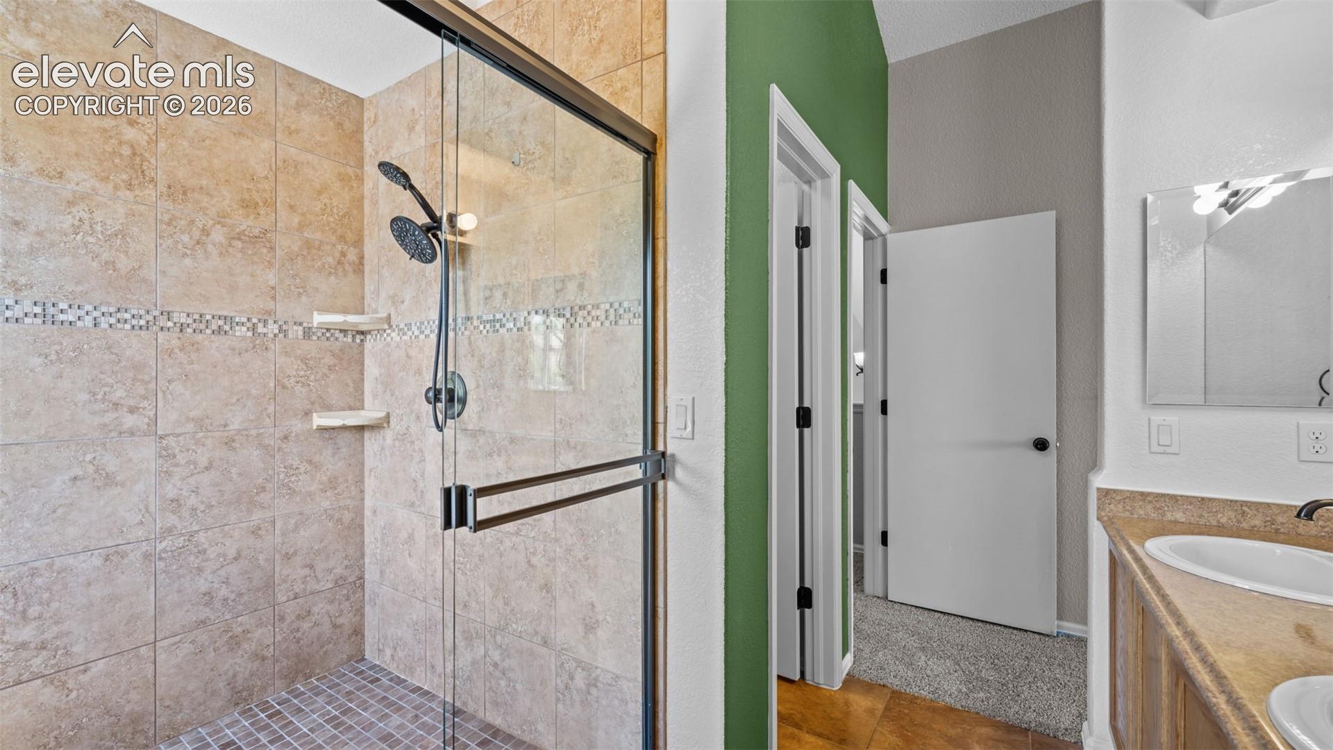 Dual shower heads in primary shower