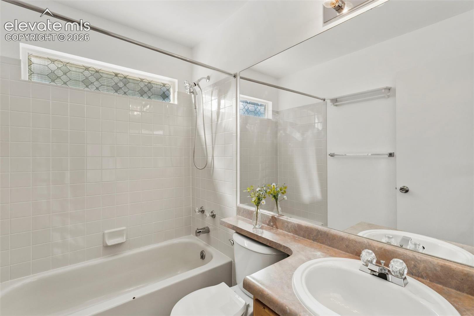 Main level full bath