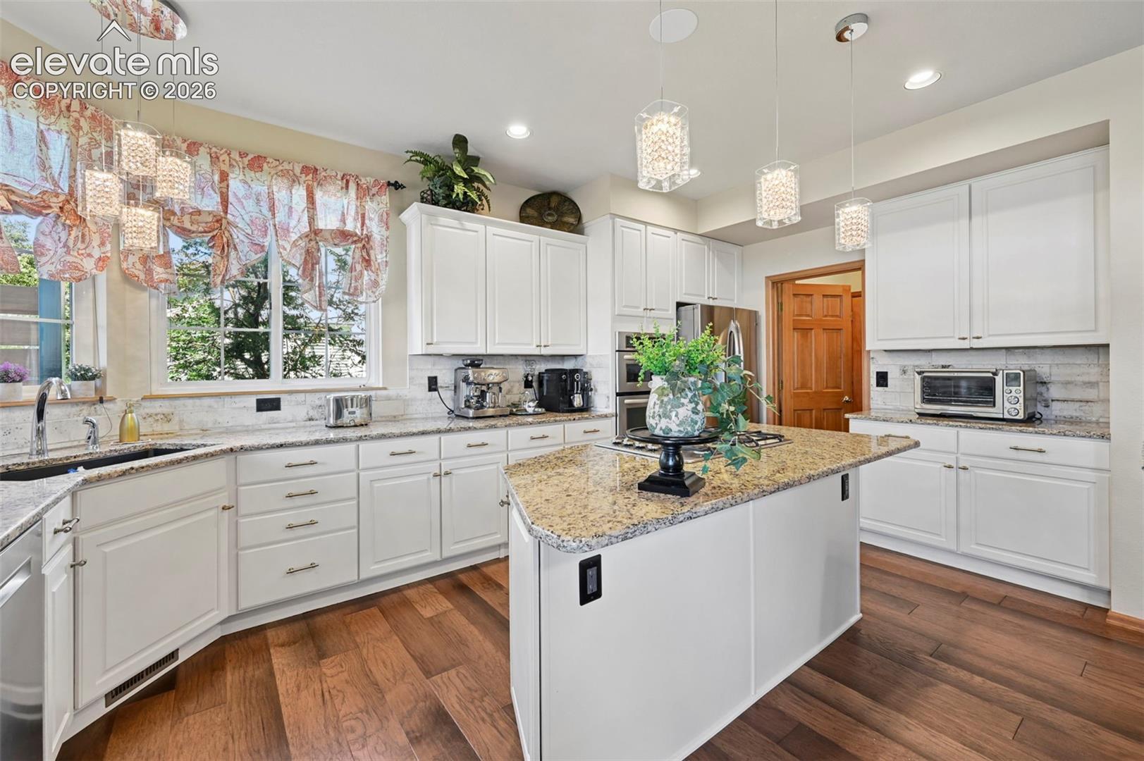 Photo 11 of 2527 Craycroft Drive, Colorado Springs