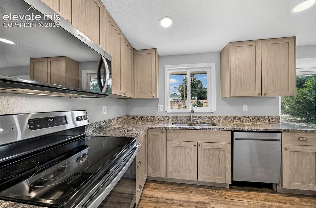 Photo 9 of 320 Cranbrook Circle, Colorado Springs