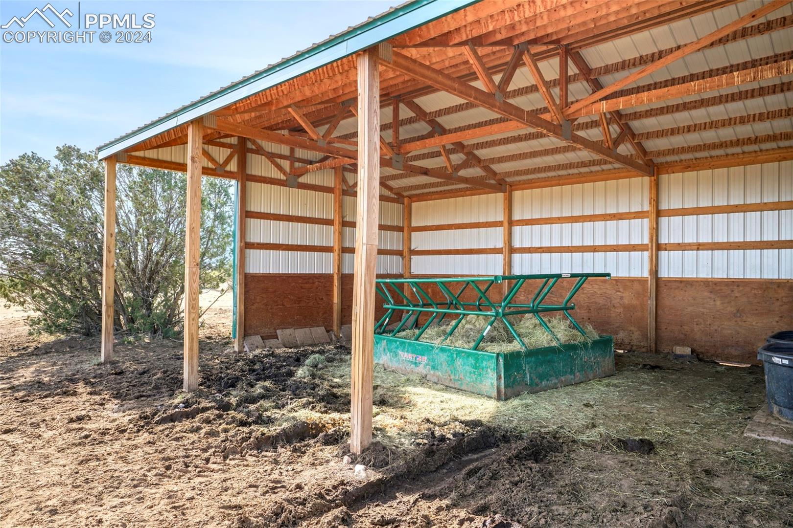 Loafing Shed