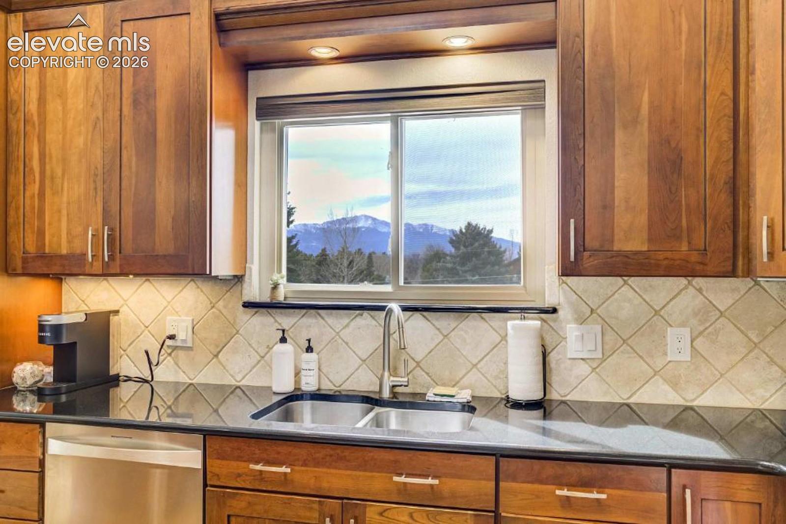 Photo 9 of 5280 Diamond Drive, Colorado Springs