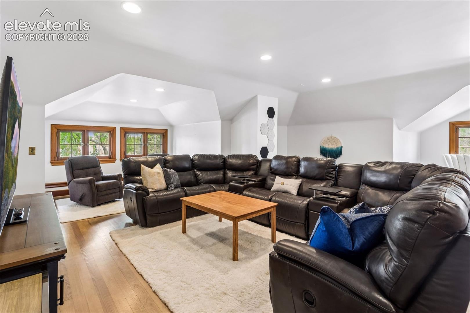 3rd story large bonus family room