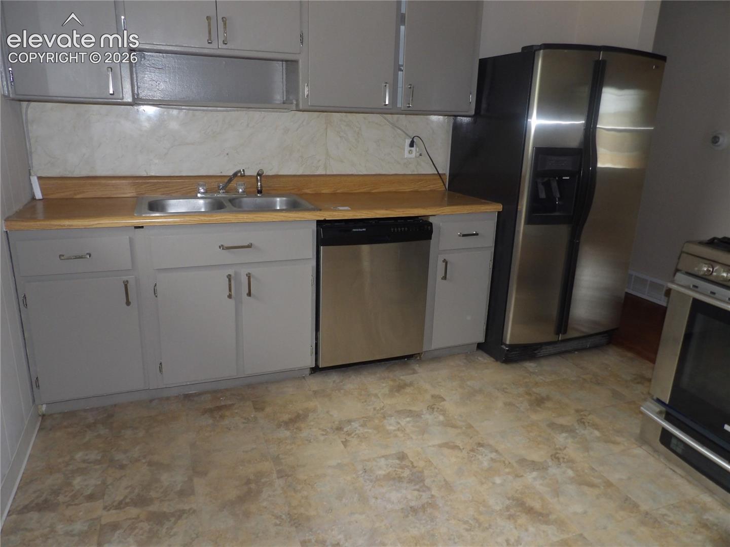 Photo 6 of 1109 Evergreen Drive, Colorado Springs