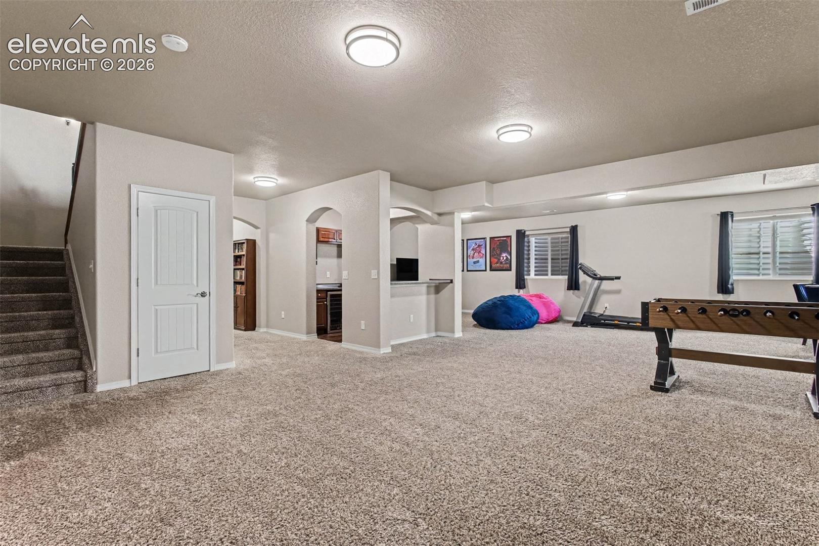 Basement Family Room w/ Wet Bar