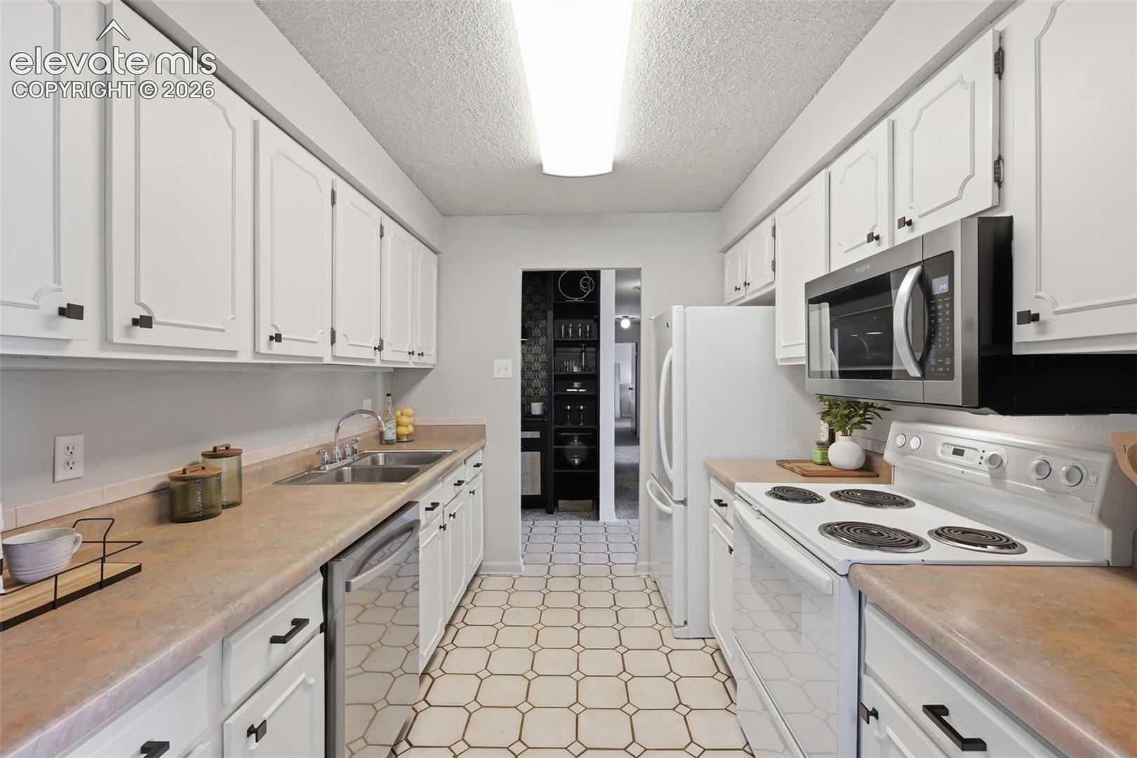 Photo 12 of 411 Lakewood Circle #B614, Colorado Springs
