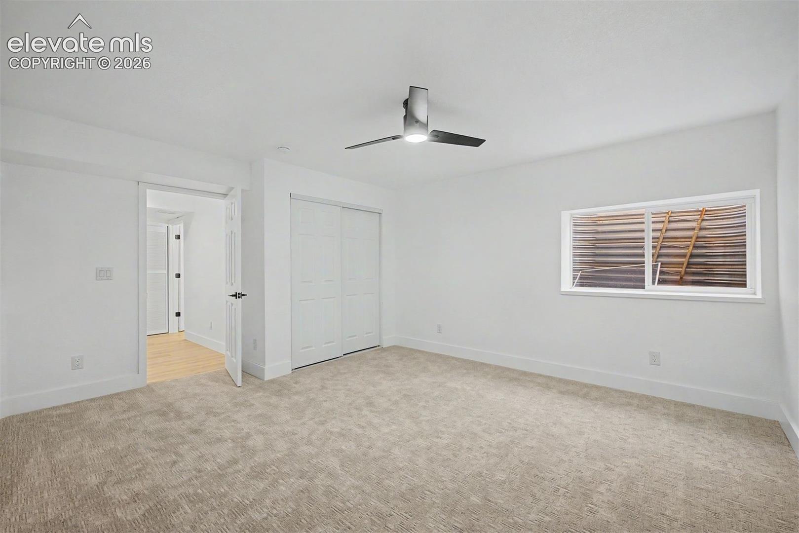Basement bedroom with ceiling dan