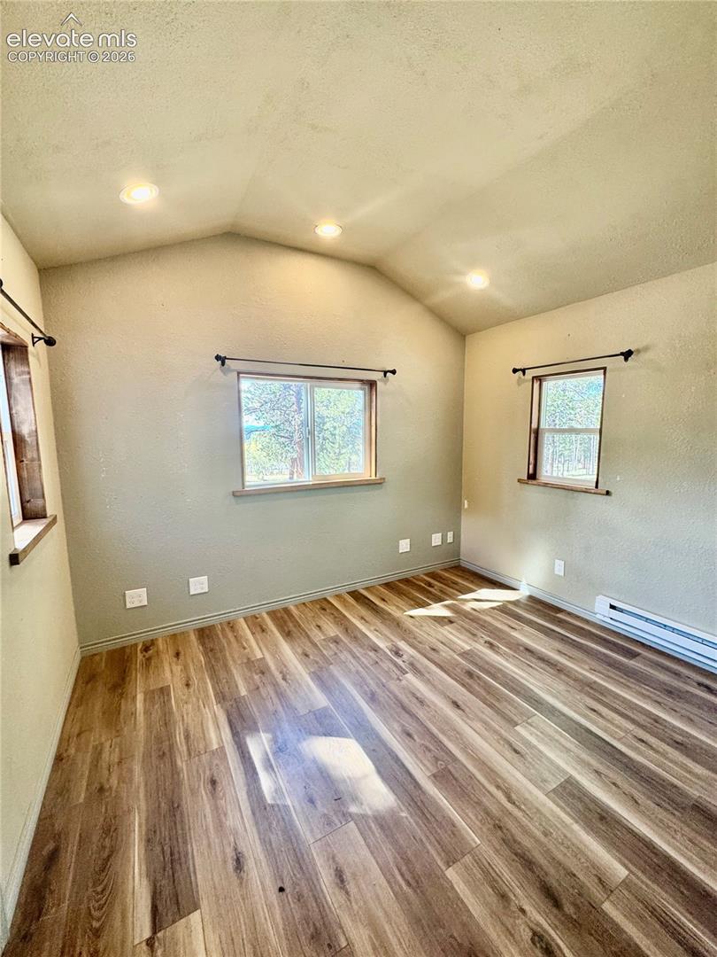 Vaulted ceiling with recessed lighting