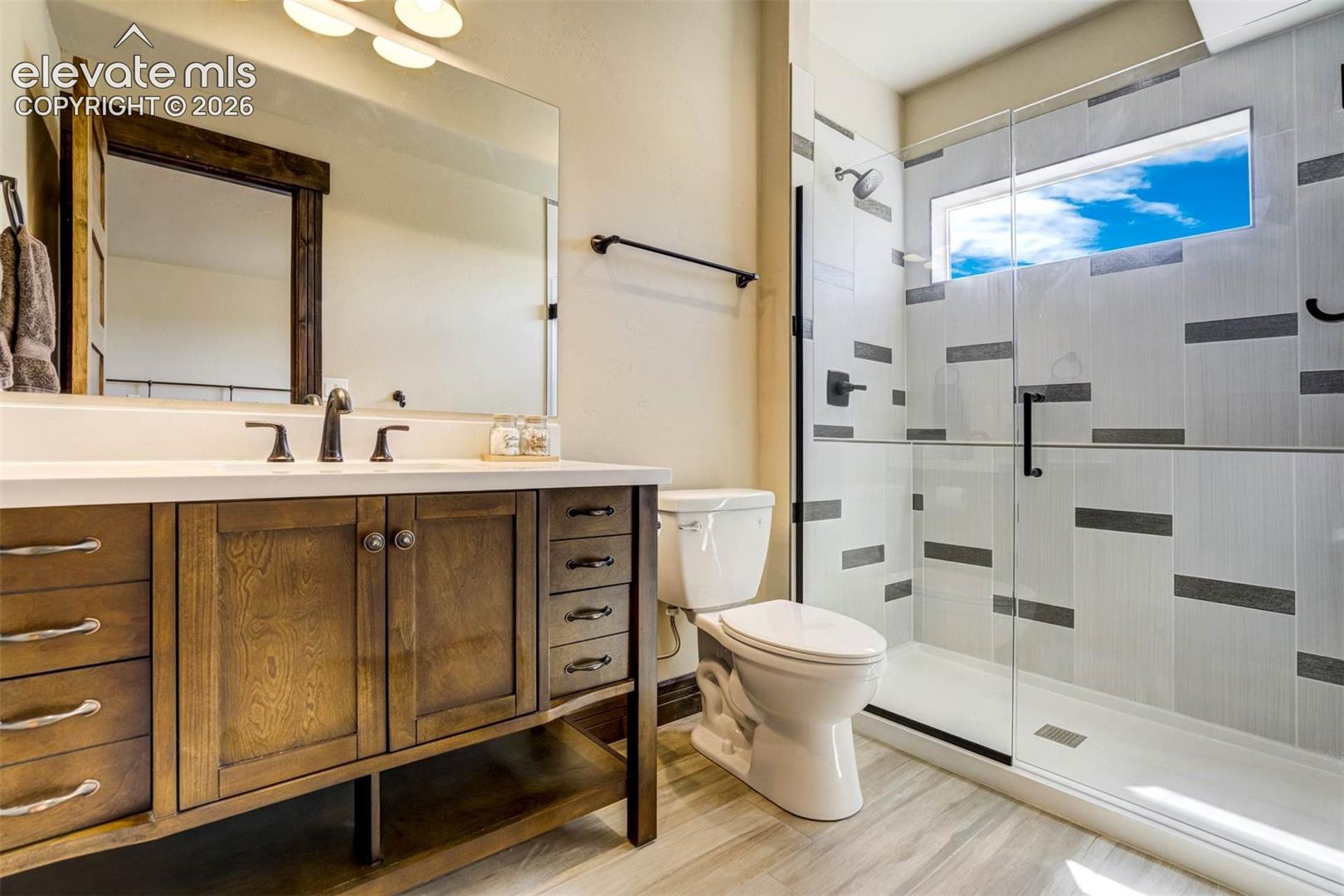 Guest suite attached bath