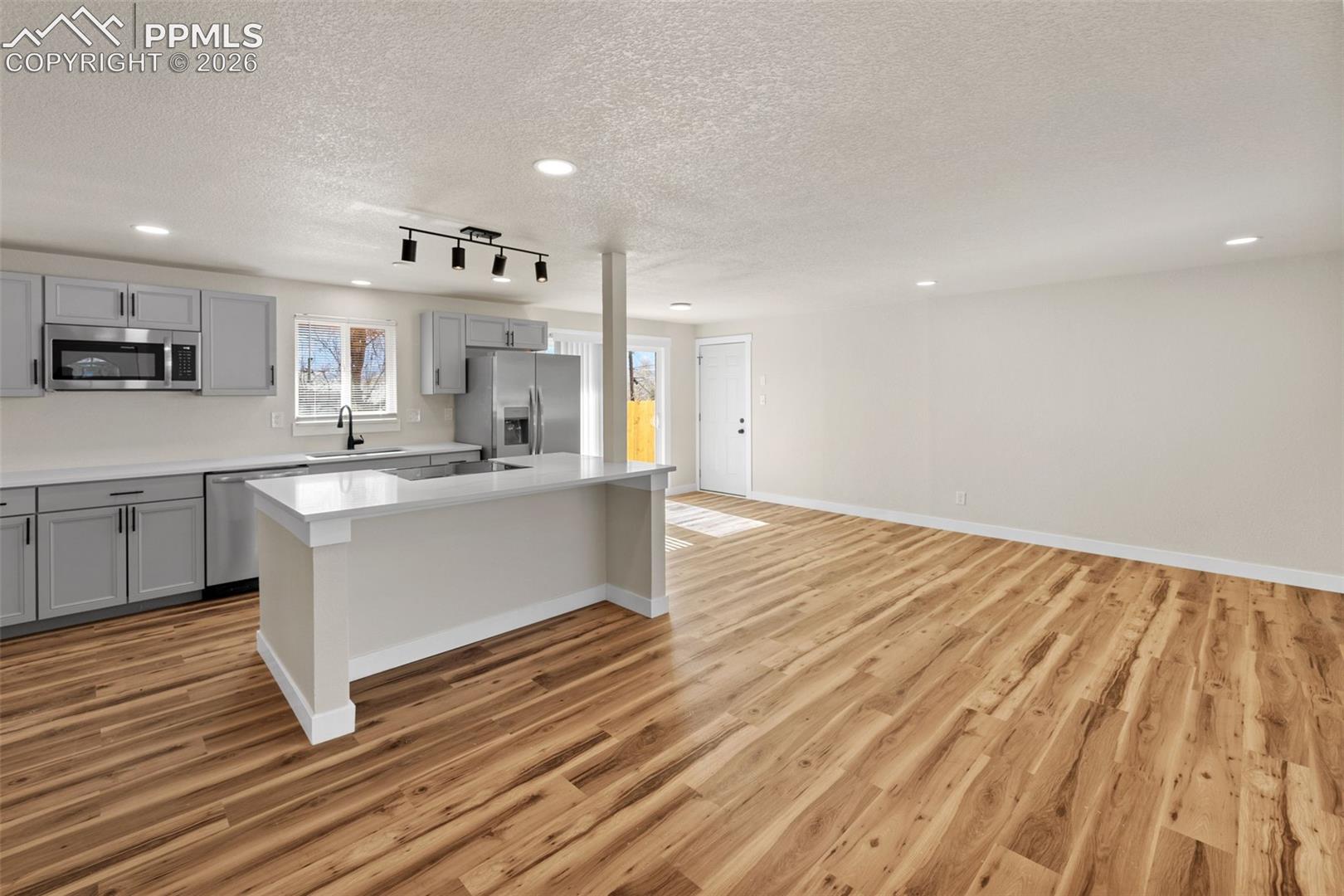 2905 Garden Hill Dr, Colorado Springs, CO 80904