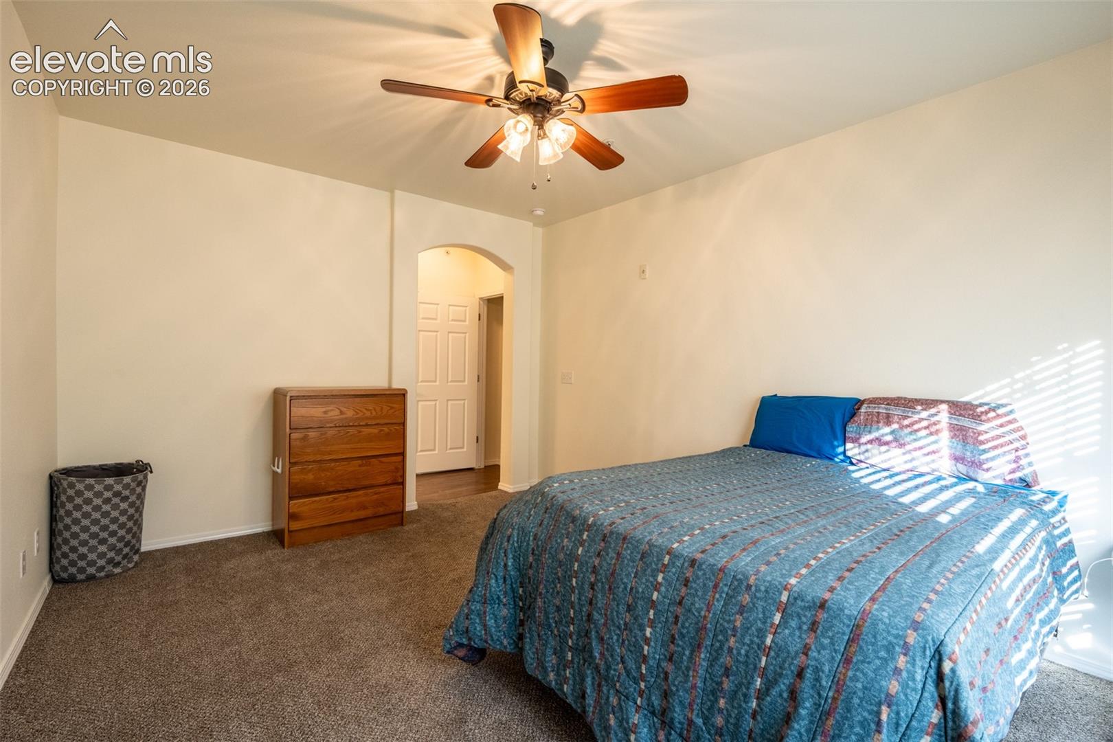 Primary bedroom (1)