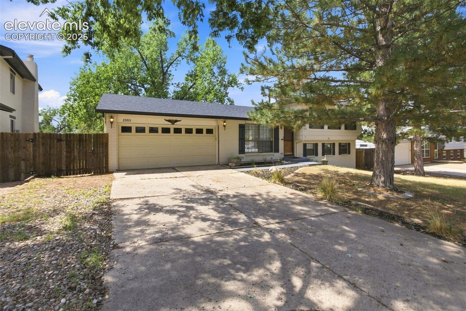 2555 Roundtop Dr, Colorado Springs, CO 80918