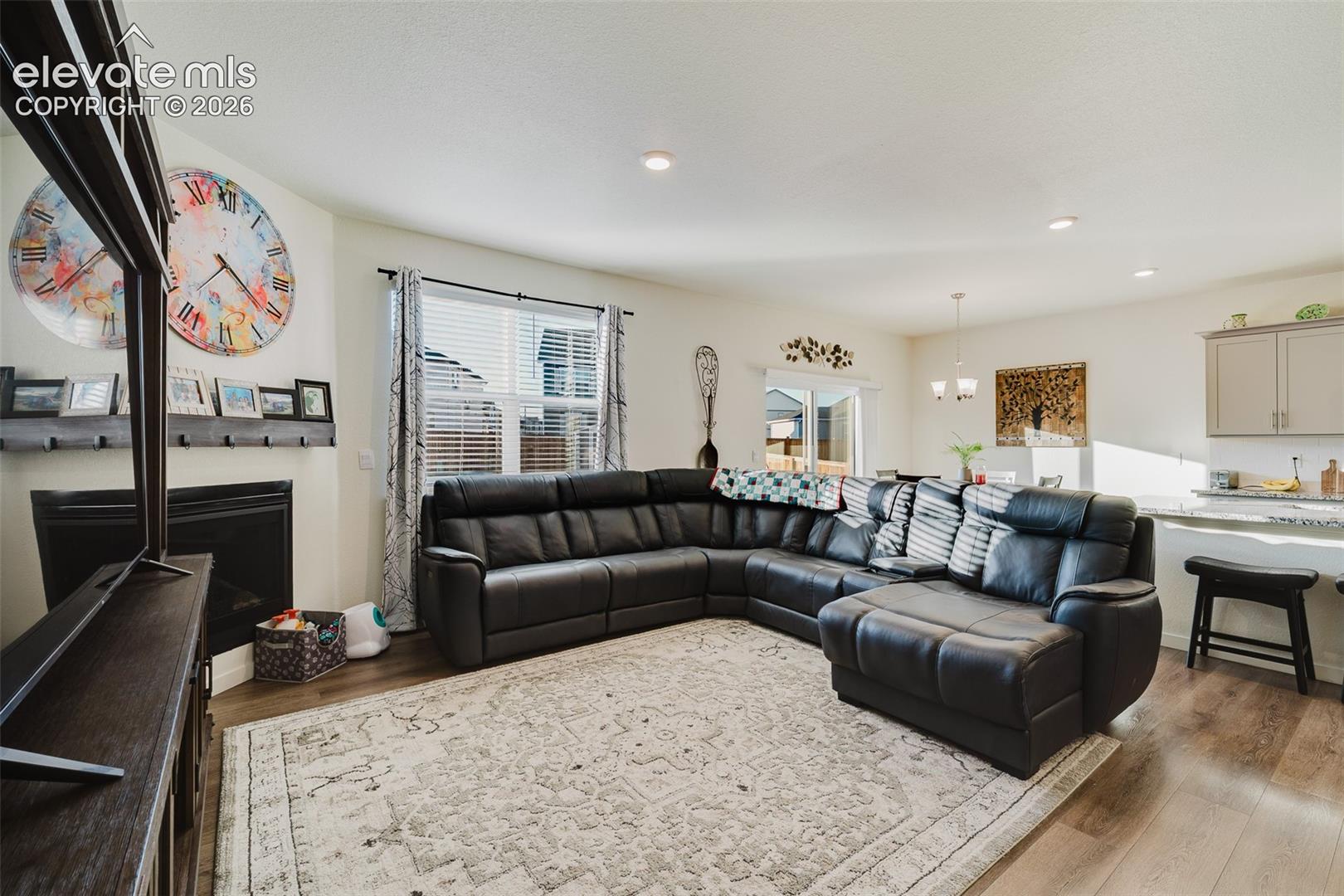 Enjoy family time as well as entertaining friends in the spacious Living Room.