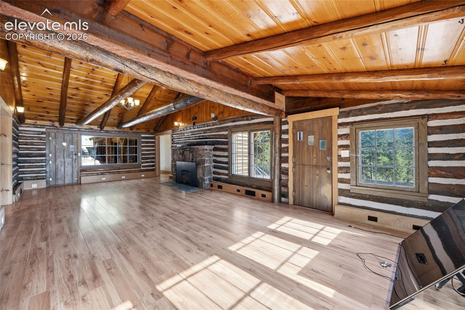 Photo 6 of 9795 Mountain Road, Cascade