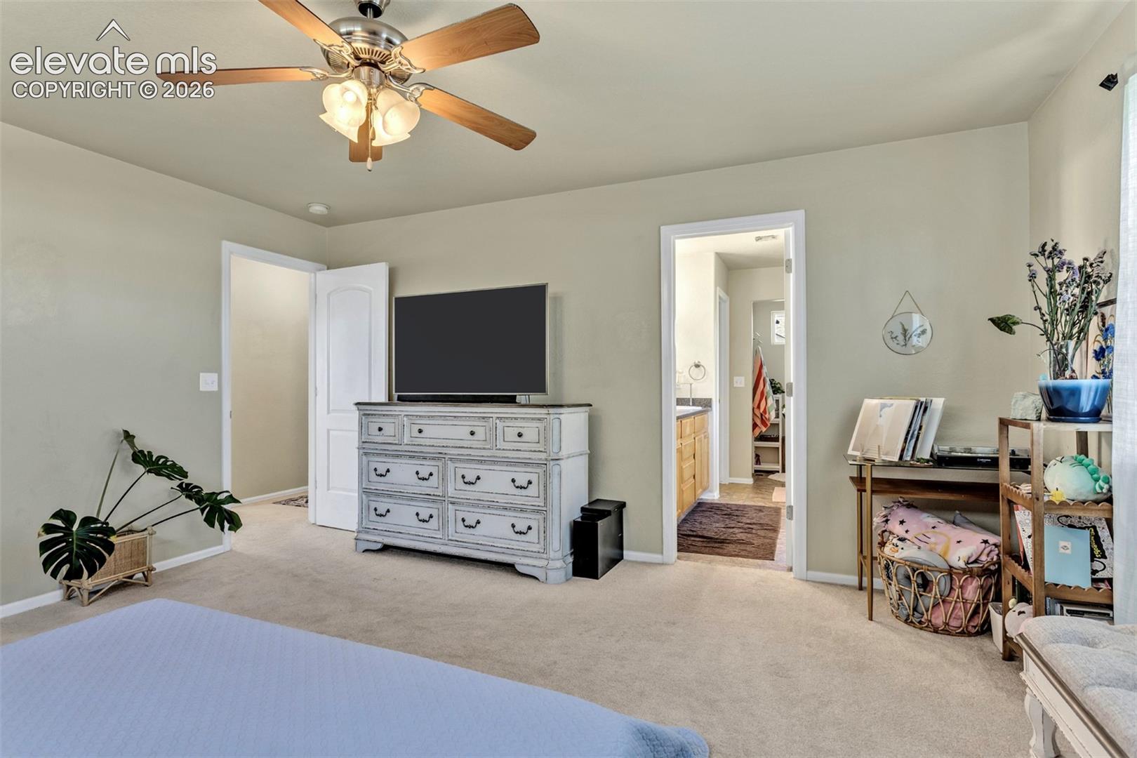 Master Bedroom - Upper Level