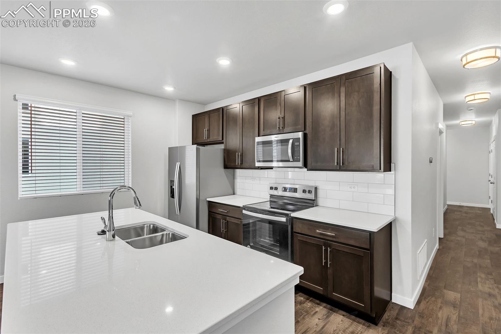 Lower level unit