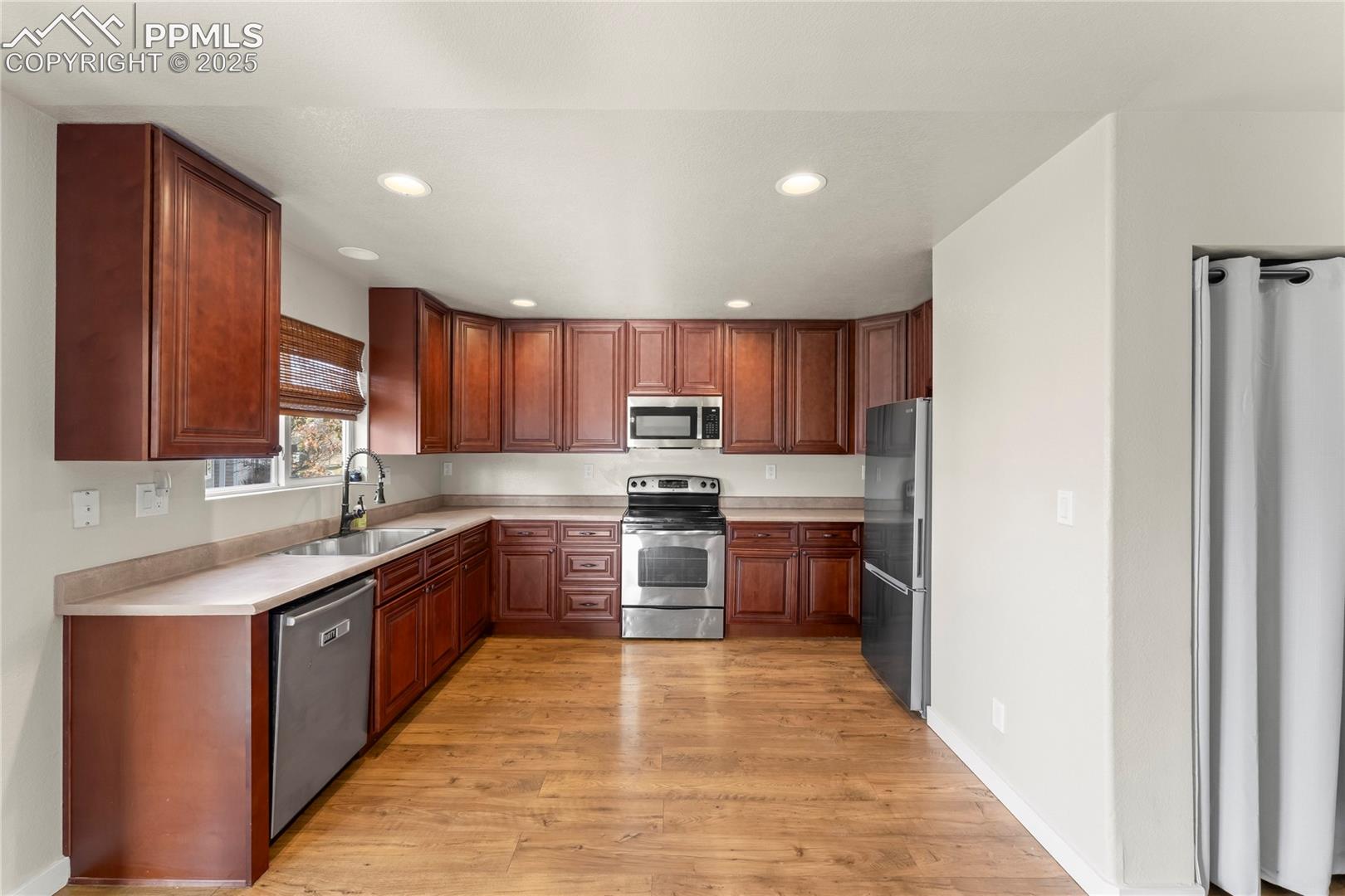 Photo 9 of 11508 Black Maple Lane, Colorado Springs